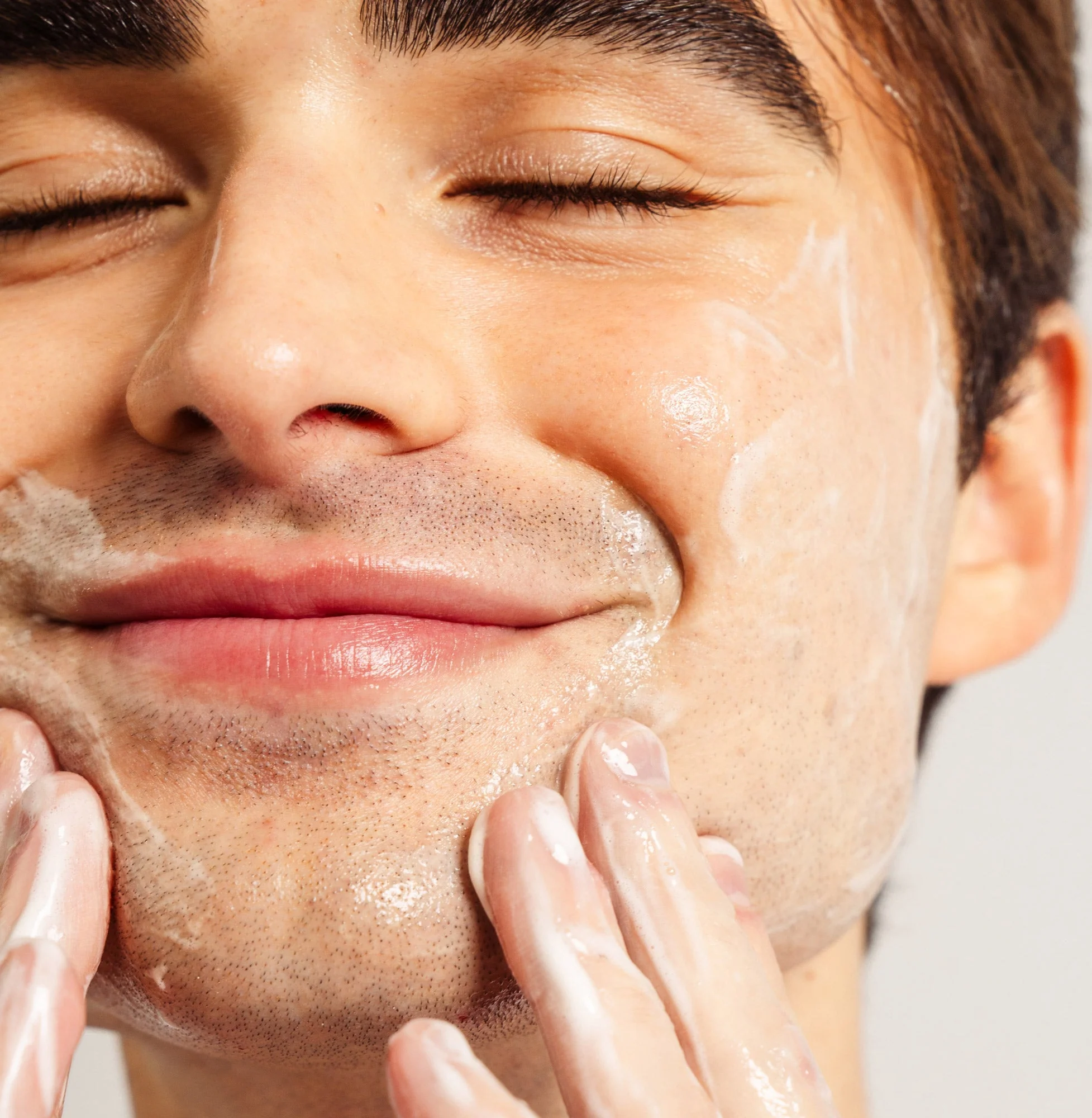 Mini Oil Eliminating Foaming Gel Cleanser - Image 5